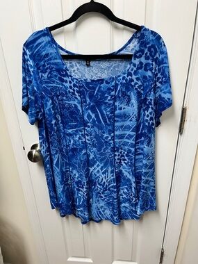 Sami & Jo Blue Mixed-Print Scoop Neck Tee